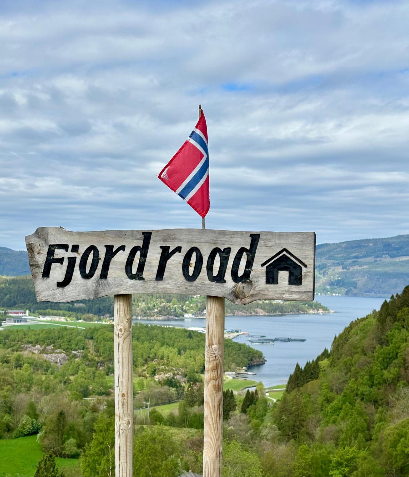 Fjord Road Apartment Hjelmeland Ngoại thất bức ảnh